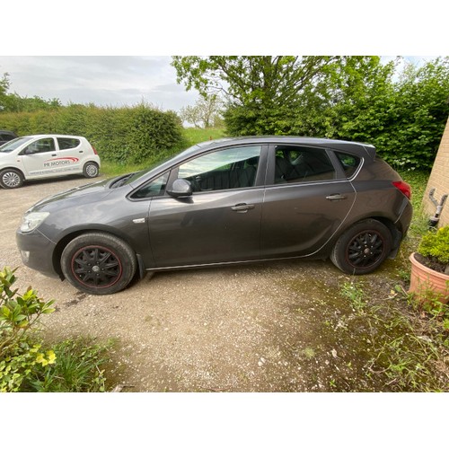 260 - KW10 CKJ Vauxhall Astra Exclusive 113 in grey, 141,349 miles, 5 door, 1600cc, petrol, hatchback, , M... 