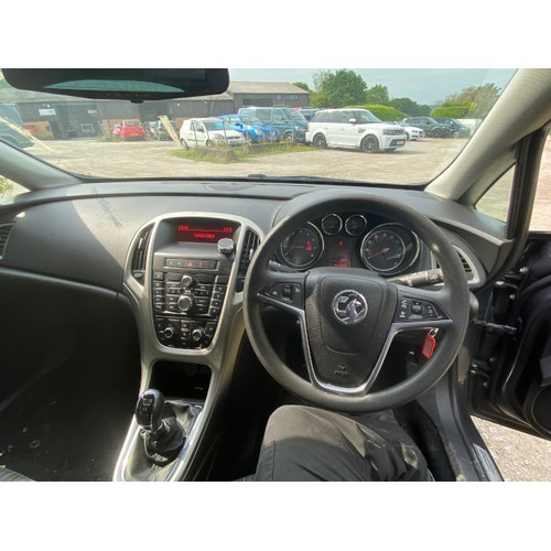 260 - KW10 CKJ Vauxhall Astra Exclusive 113 in grey, 141,349 miles, 5 door, 1600cc, petrol, hatchback, , M... 