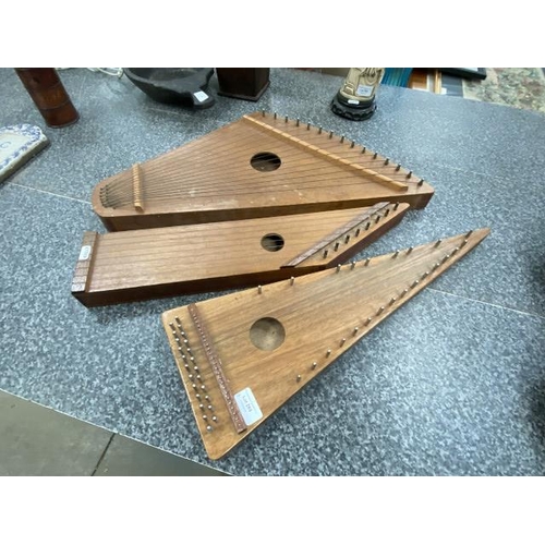 269 - 3 zithers