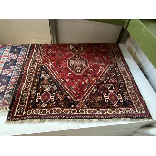 27 - Hand knotted Shiraz carpet 262 x 166cm (worn in places)