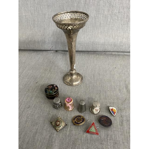 314 - Sheffield 1919 weighted silver flute with pierced rim (makers mark worn)120.5g 16H and a tray of col... 