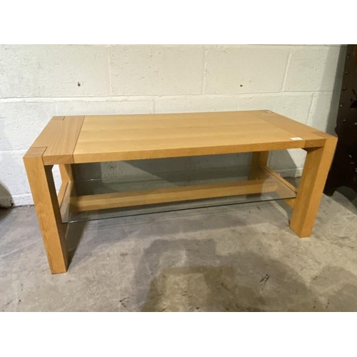 33 - Good quality beech coffee table 46H 106W 50D