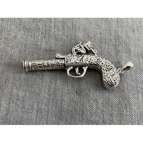 335 - Silver flintlock pistol whistle