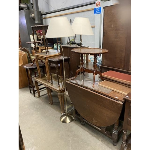 41 - Assorted furniture including a walnut lamp table 44H 57W 40D, walnut nest of tables 50H 91W 46D, oak... 