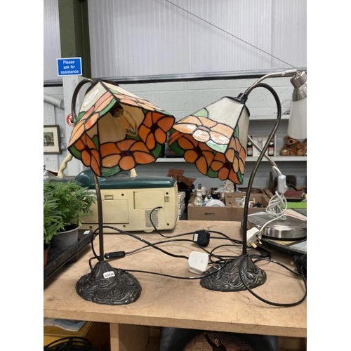 419 - 2 Tiffany style table lamps