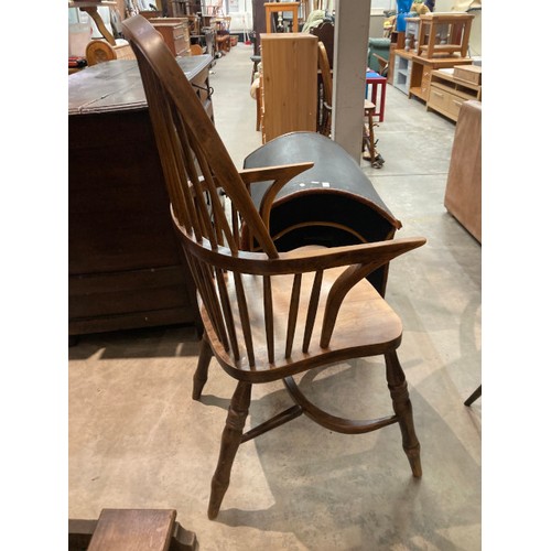 62 - 20th century oak Windsor chair 55W