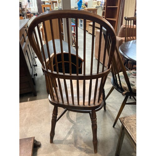 62 - 20th century oak Windsor chair 55W