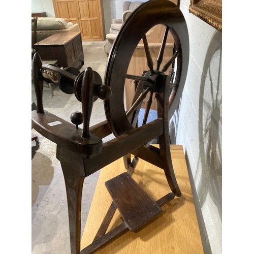 32 - Antique traditional spinning wheel 84 x 70cm