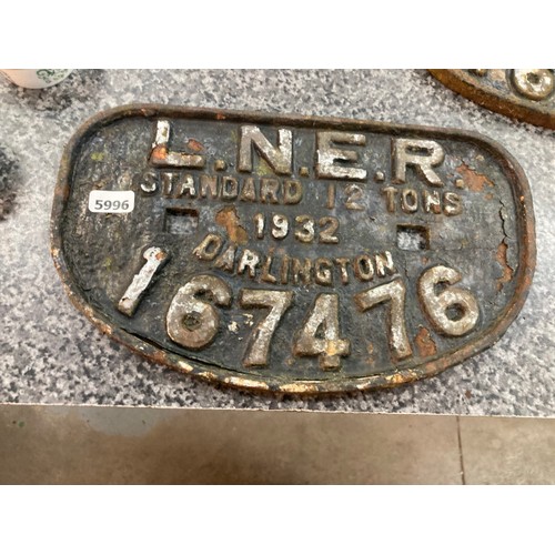 286 - 5 vintage cast railway signs - 'LNER Standard 12 tons 167476', '1930 Standard 19 tons 126120', 'LNER... 