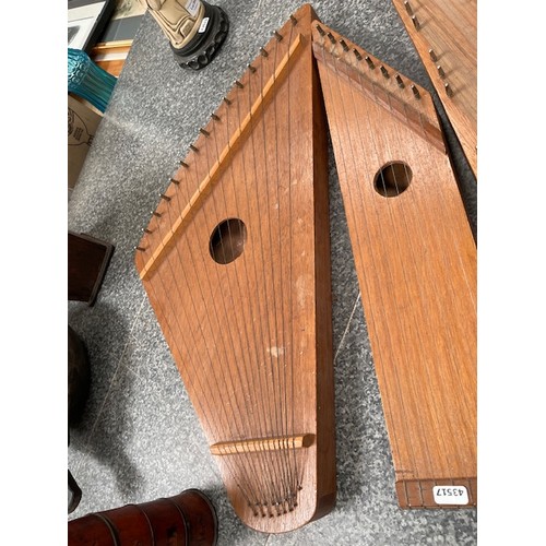 269 - 3 zithers