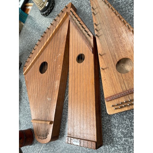 269 - 3 zithers