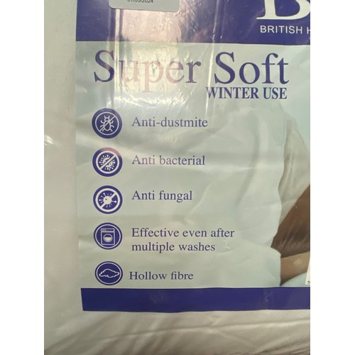 157 - 2 pairs of luxury hotel pillows & double duvet (new)