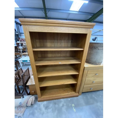 110 - Good quality oak bookcase 173H 108W 48D