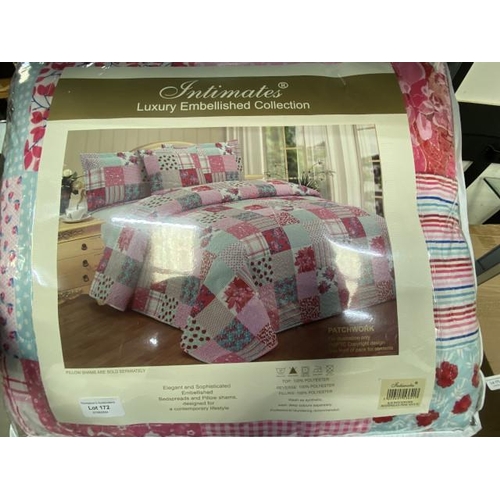 172 - 'Intimates' luxury king-size patchwork bedspread 264 x 264cm & 2 pillow shams 50 x 75cm (new)