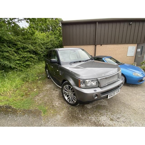 206 - RK09 YUN Land Rover Range Rover SP HSE TDV8 A estate in grey, diesel, 5 doors, 3628CC, 1 key fob, MO... 