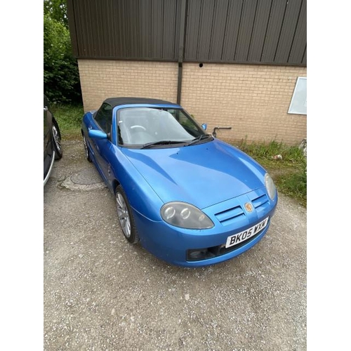 207 - BK05 WXM MG TF SPARK 115 in blue, petrol, 2 door, 1588CC, 3 keys & fobs, MOT until 31 August 2024, 5... 