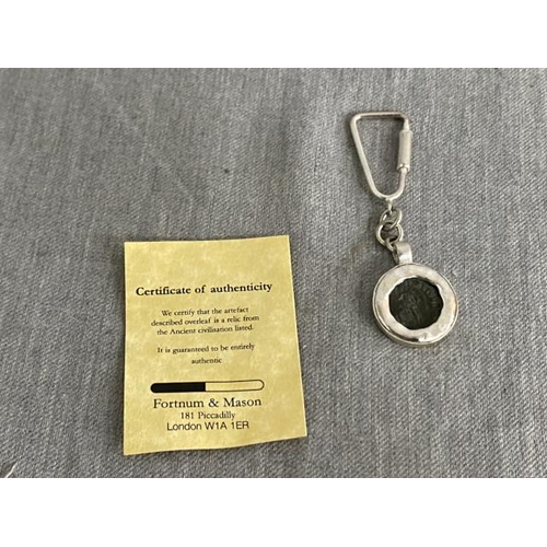 315 - Handcrafted 925 silver keyring set with an authentic Roman bronze coin of the mid 4th century A.D. w... 