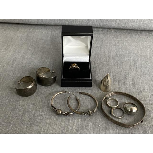 327 - 2 pairs of large silver hoop earrings, silver tone bangle & 5 silver rings inc. jet & citrine