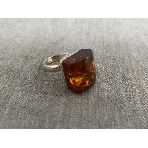 334 - Silver chunky amber set ring size I