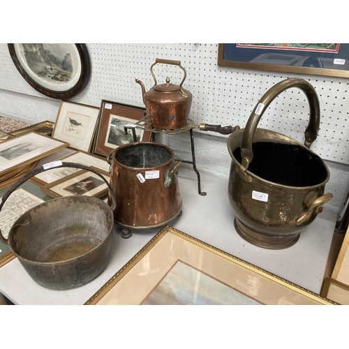 386 - Copper kettle, copper planter, cast iron and brass trivet, brass coal scuttle and a brass jam pan