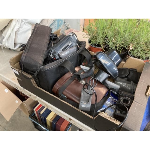 418 - Box of cameras, Sony camcorder, Carl Zeiss 10x50 binoculars