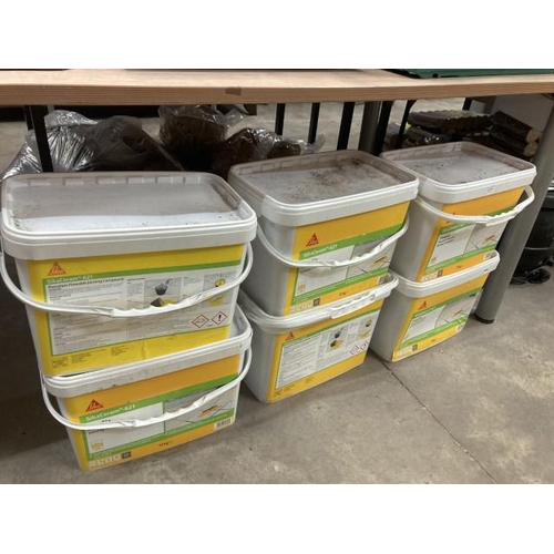 518 - 6 15kg tubs of Sika Flow Fix jointing compound (colour Dark Grey)