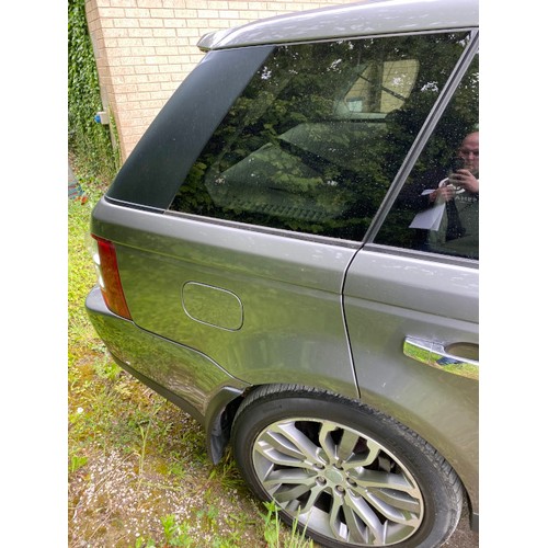 206 - RK09 YUN Land Rover Range Rover SP HSE TDV8 A estate in grey, diesel, 5 doors, 3628CC, 1 key fob, MO... 