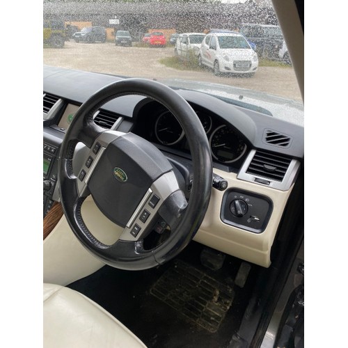 206 - RK09 YUN Land Rover Range Rover SP HSE TDV8 A estate in grey, diesel, 5 doors, 3628CC, 1 key fob, MO... 