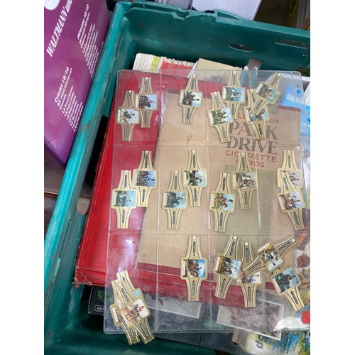 484 - 5 boxes of assorted loose cigarette and tea cards, Brooke Bond picture cards albums including Britis... 