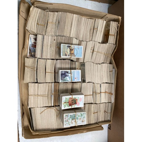 484 - 5 boxes of assorted loose cigarette and tea cards, Brooke Bond picture cards albums including Britis... 