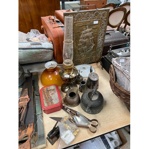 497 - Assorted collectables including Singer sewing machines (as found), suitcase of sewing and knitting r... 