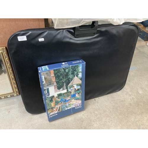 430 - Portable jigsaw puzzle carry case & 1000 piece jigsaw