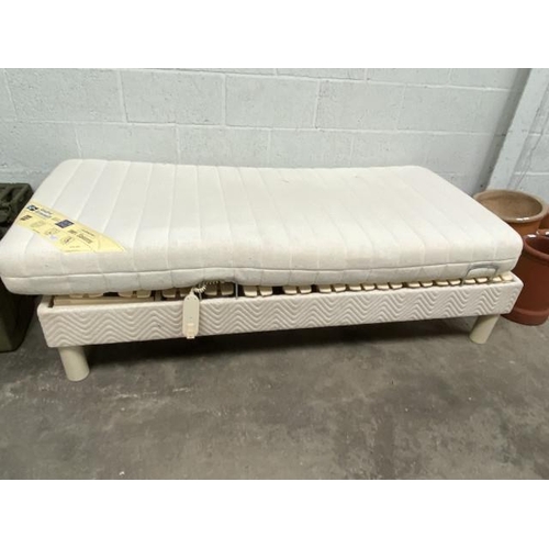 49 - 3ft Andre Renault ‘Harmonie’  electric bed