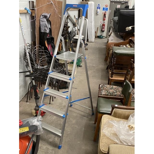 9 - Powerfix aluminium step ladders