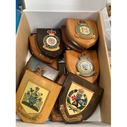 439 - Box of wooden military plaques including 107 Squadron RAF, 50 Squadron RAF, Inns of Court Regiment, ... 