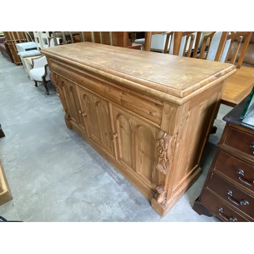 149 - Good quality pine dresser base with 3 drawers and 3 doors 91H 154W 50D