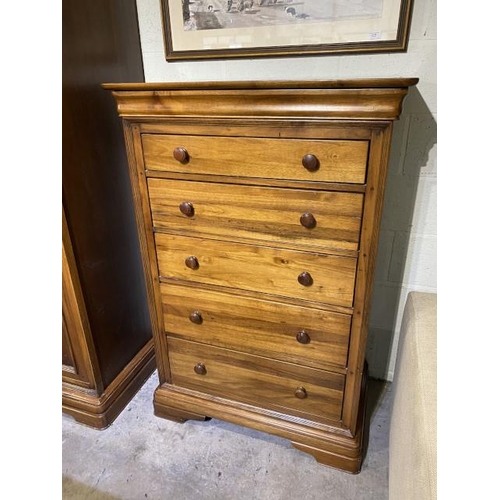 39 - Willis & Gambier mahogany 5 drawer chest 133H 90W 51D