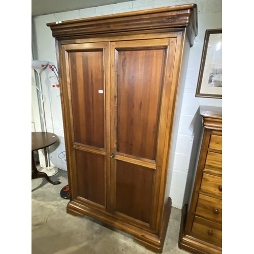 40 - Willis & Gambier mahogany 2 door wardrobe with shelf and hanging rail to the interior 200H 117W 66D