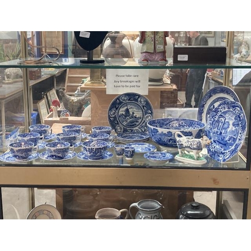 425 - Copeland Spode Italian blue & white pottery, 28 pieces, Willow pattern cow creamer etc. (2 pieces ch... 