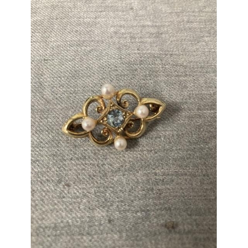 453 - 9ct gold, pearl & aquamarine brooch 4.2g