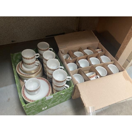 461 - Churchill pottery hotel/ restaurant wares, 43 cups, 4 saucers & 31 side plates