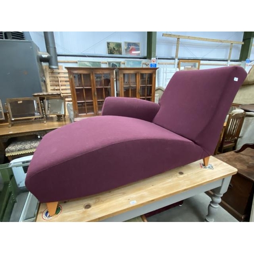 97 - Chaise longue by Jose Gras 81H 156W