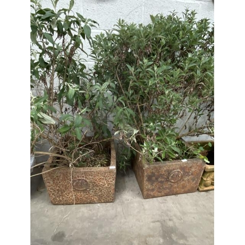 41 - Pair of stone effect planters (ER Est 1878)  - Please arrange your own delivery 32H 48W 48D