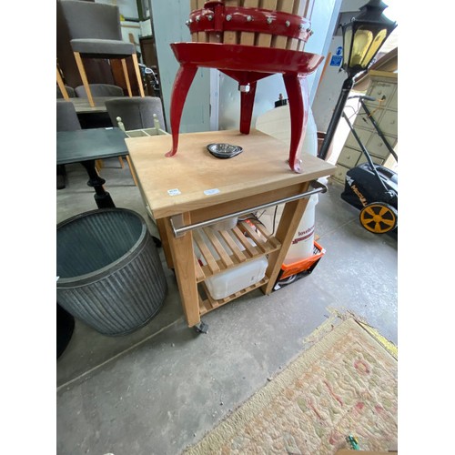 194 - Hand made mulcher table, apple press, cider making kit etc