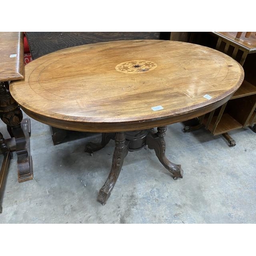 207 - Victorian oval Loo table 70H 106W 73D