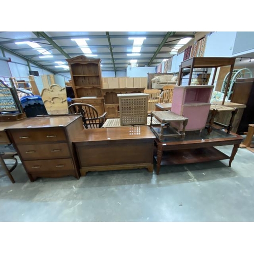 21 - Oak dressing chest 128H 63W 48D, Strongbow blanket box 53H 99W 40D, 2 seagrass topped stools etc