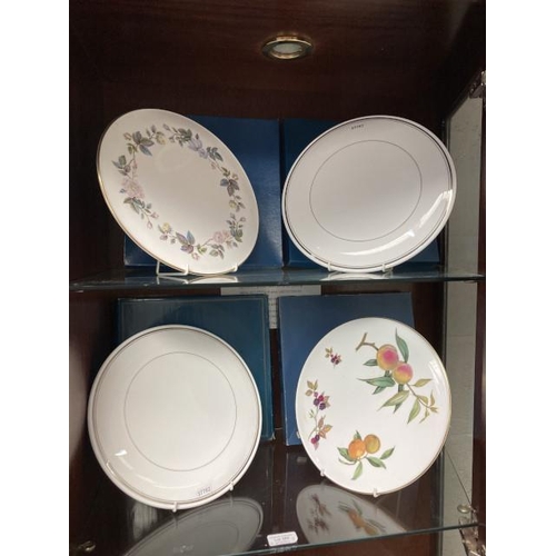 389 - 4 boxed Royal Worcester cake plates - Evesham, June Garland and 2 Silver Jubilee