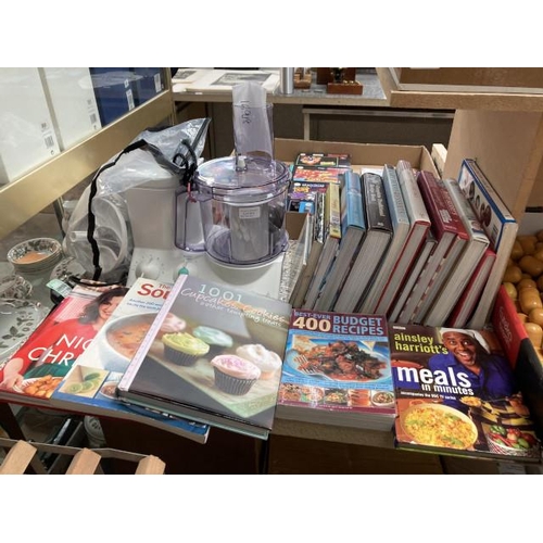 412 - Braun Combimax 600 food processor & a collection of cookery books inc. Ainsley Harriott's 'Meals In ... 