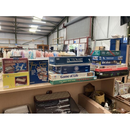 442 - 13 boxed games inc. Totopoly, Battleship, Monopoly, Double Nine Dominoes, Pictionary etc. (Unchecked... 