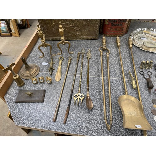 261 - Collection of metalware's inc. Thorne's toffee tin, brass fire dogs, candle snuffer, tokens, Crocodi... 